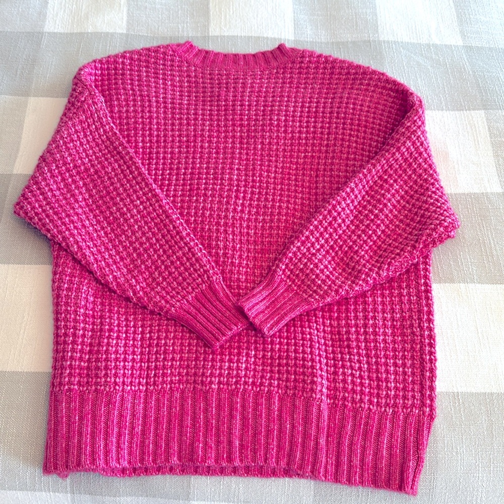 American Eagle V-Neck sweater - Picture 4 of 4